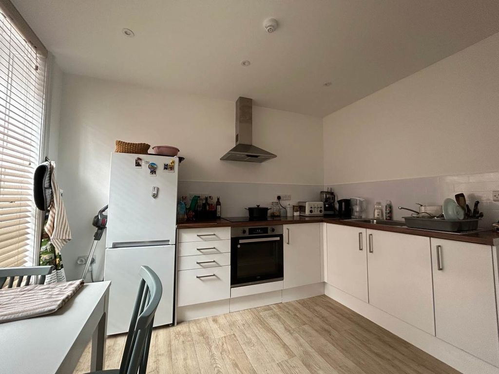 Property photo 3 of 8 _K0Jl2Cw