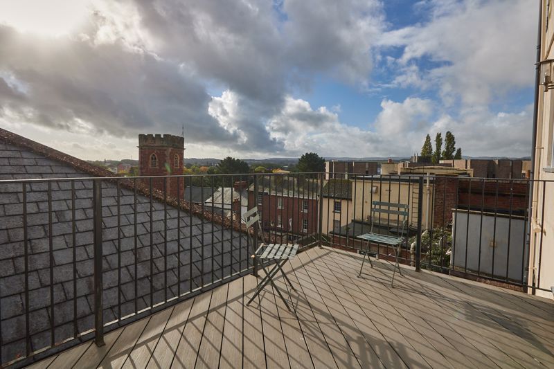 Property photo 1 of 11 Balcony