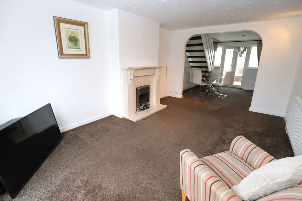 Property photo 3 of 27