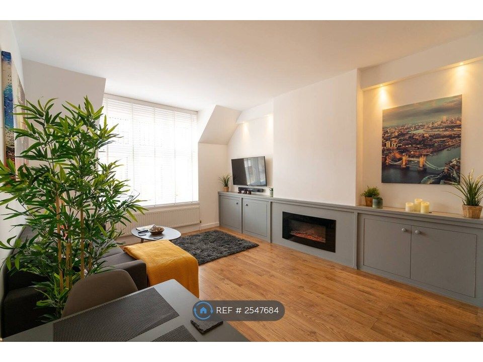 Property photo 2 of 10 Lounge