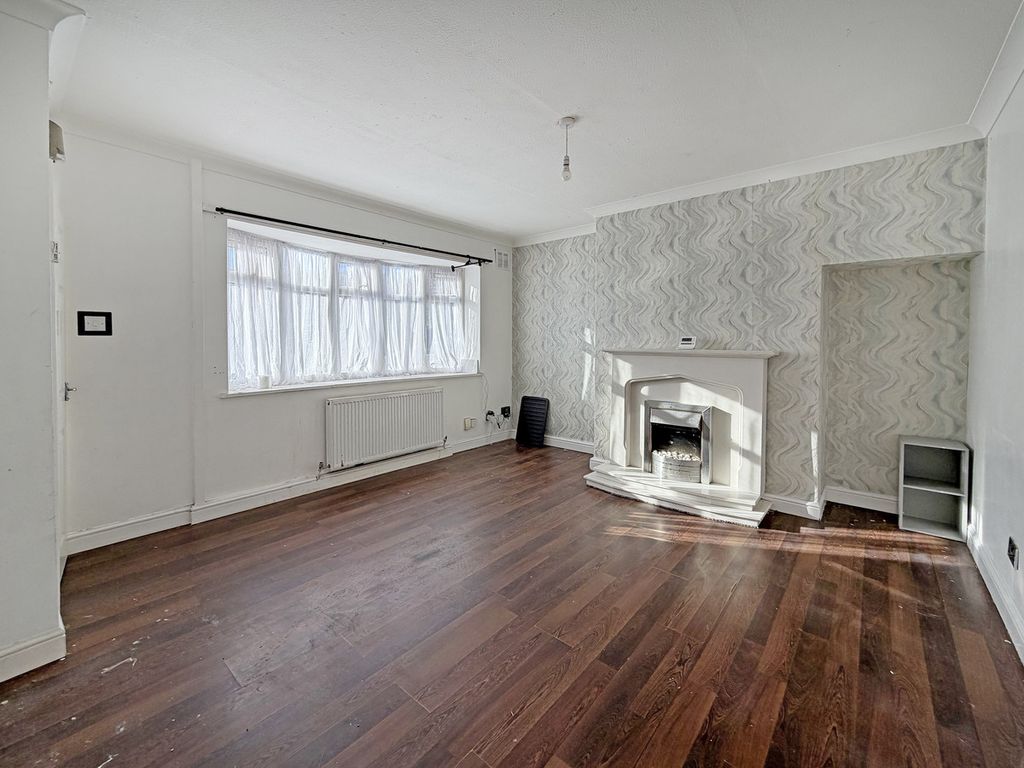 Property photo 2 of 24