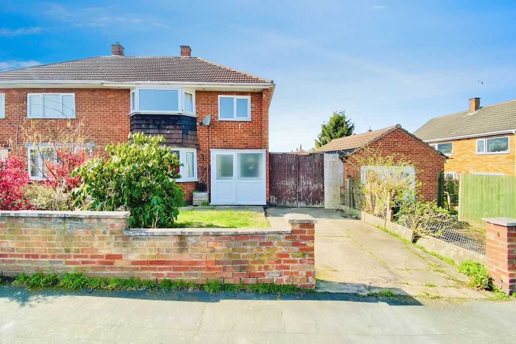 Property photo 2 of 20