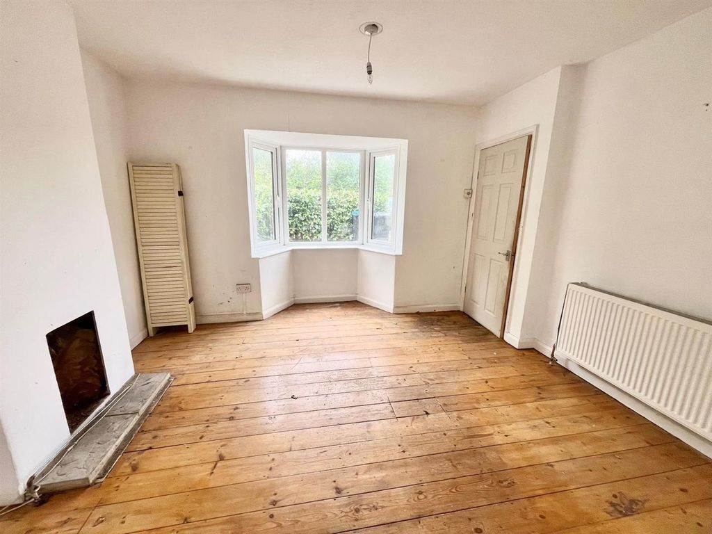 Property photo 2 of 9 Living Room.Jpg