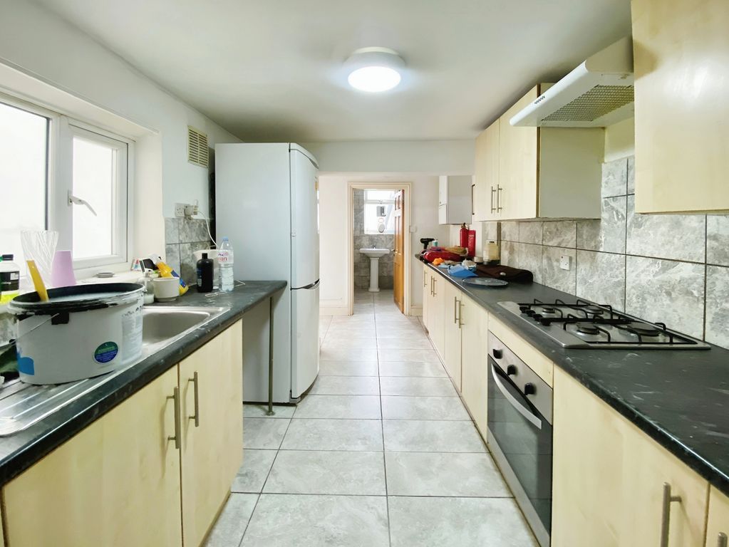 Property photo 3 of 13 Kitchen