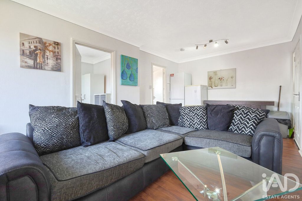 Property photo 3 of 16