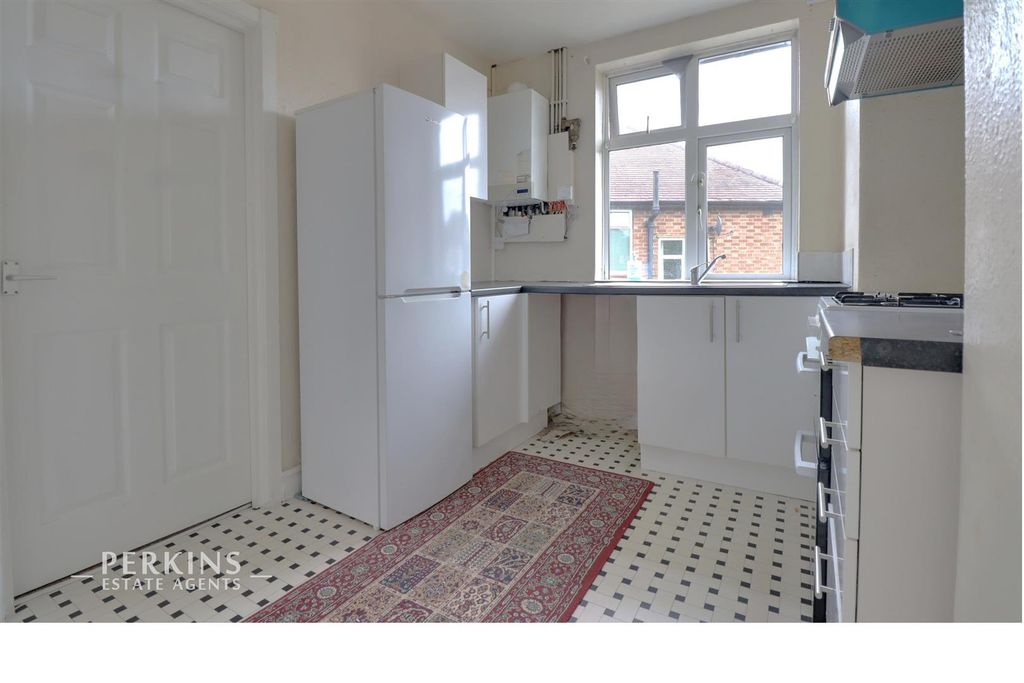 Property photo 2 of 8 Kitchen.Jpg