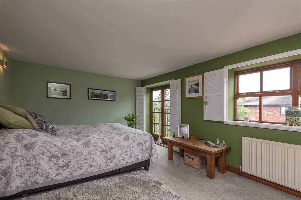 Property photo 3 of 42 Bedroom