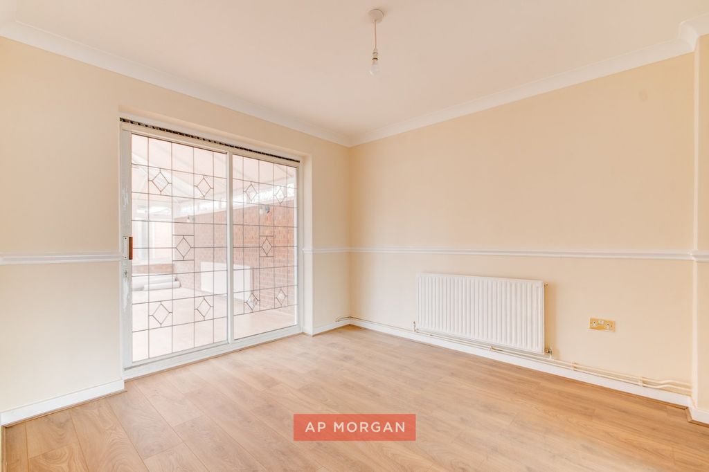 Property photo 3 of 16 Picture No. 02