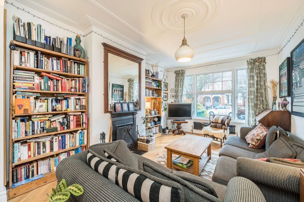 Property photo 2 of 10