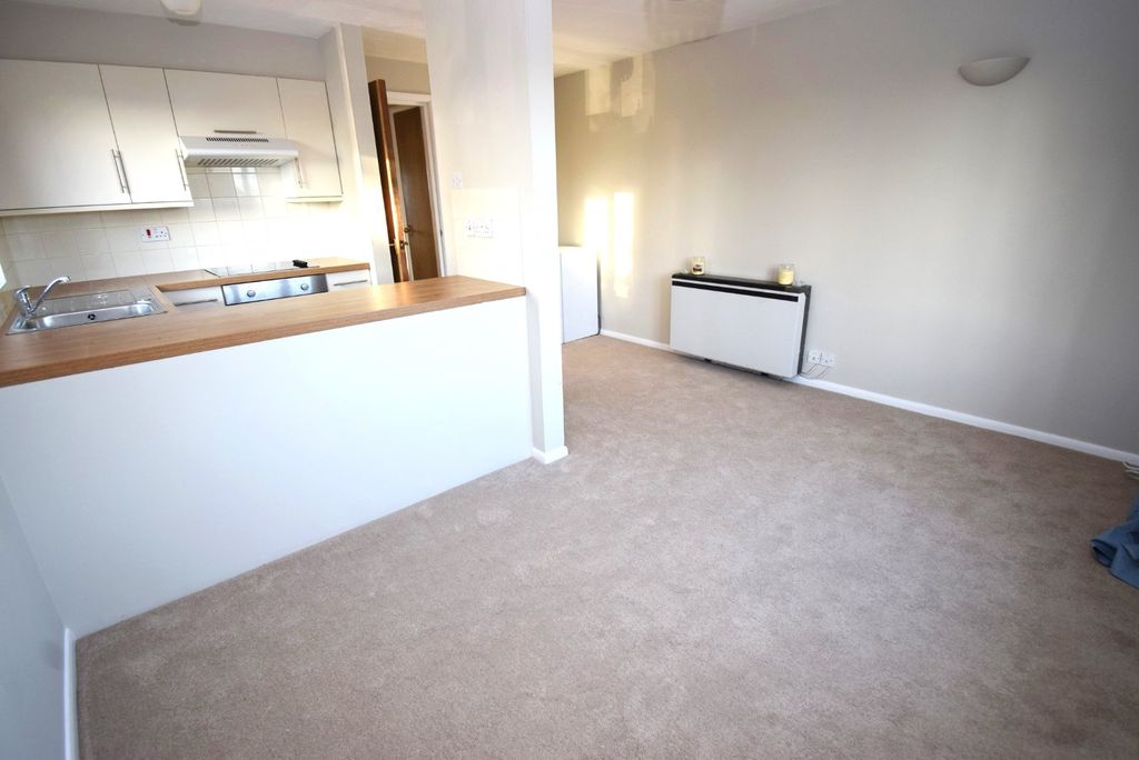 Property photo 2 of 6 Lounge-Kitchen