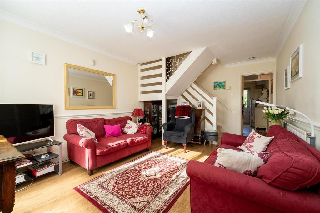 Property photo 2 of 14 Lounge