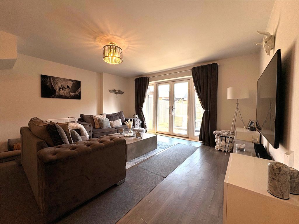 Property photo 3 of 32 Picture No. 09