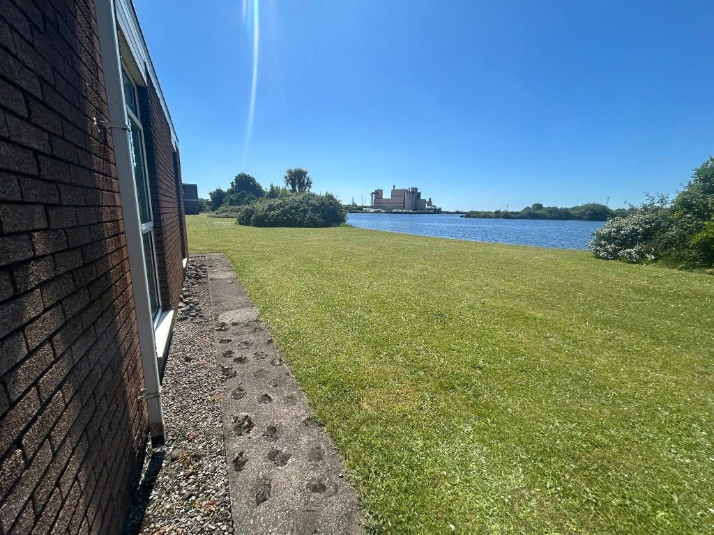 Property photo 2 of 3