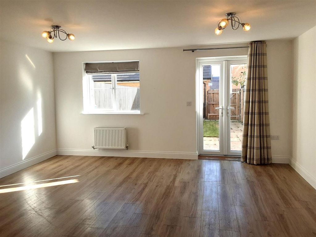 Property photo 3 of 15 Family/Dining Room