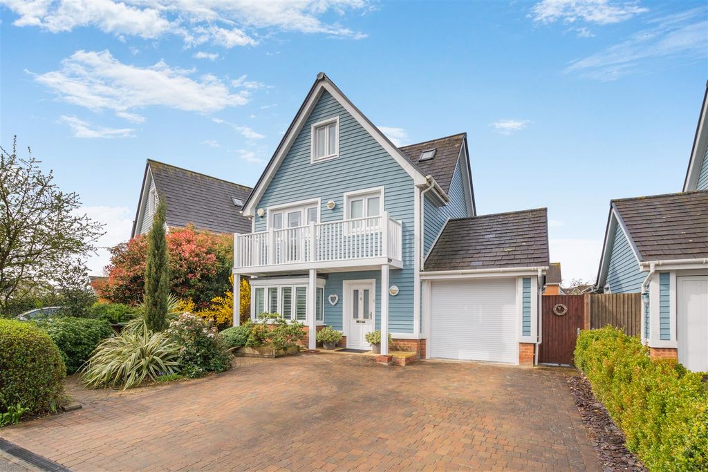 Property photo 1 of 24 8682789-Exterior04.Jpg