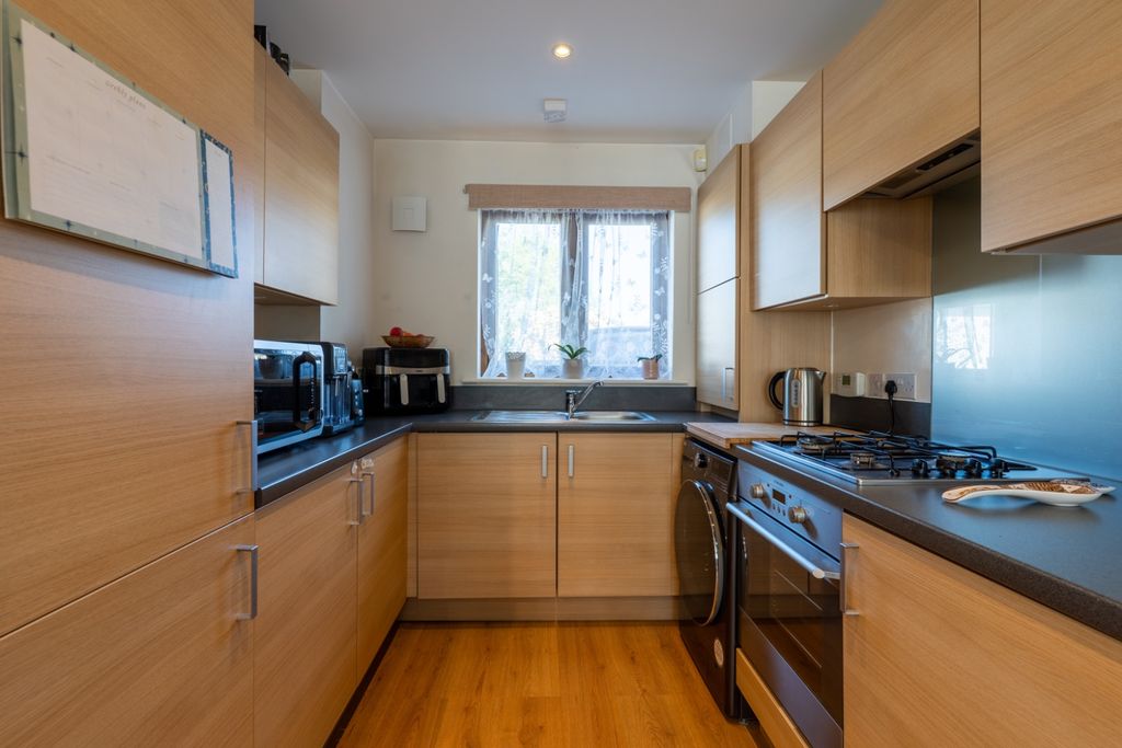 Property photo 3 of 16 5067956