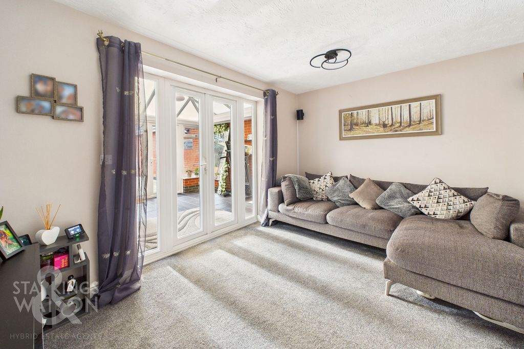 Property photo 2 of 19