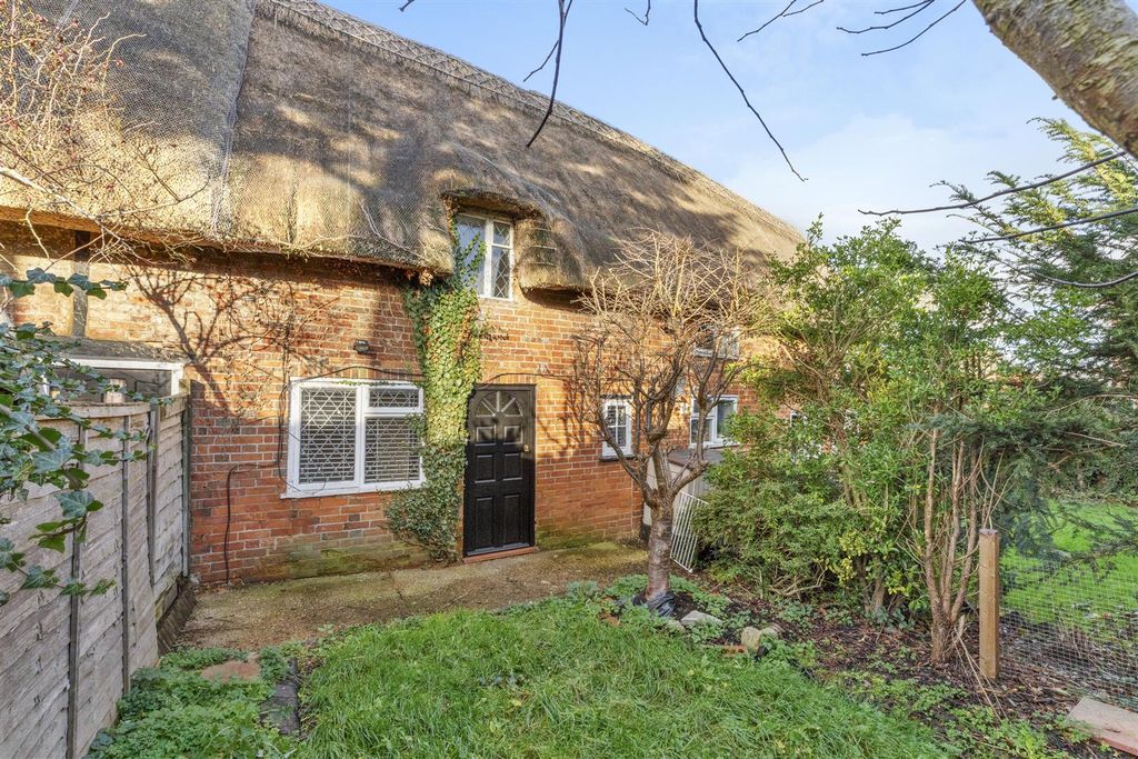 Property photo 1 of 7 Rose Cottage, Lower Road, Hp22 4Dz-7.Jpg