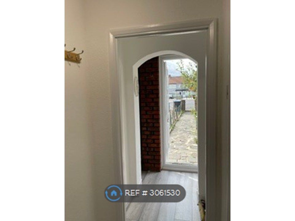 Property photo 3 of 35