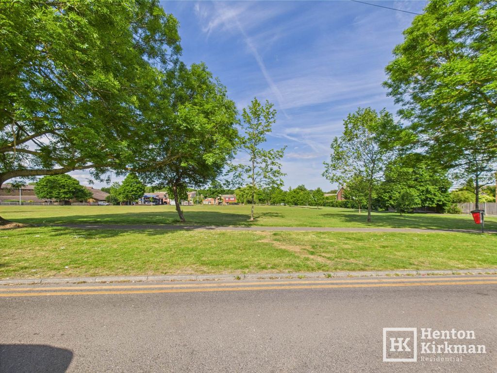 Property photo 3 of 19