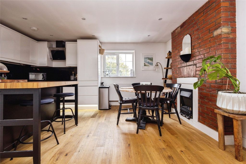 Property photo 1 of 25 Picture No. 22