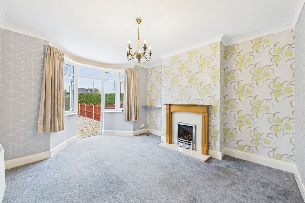 Property photo 3 of 21 Dining Room