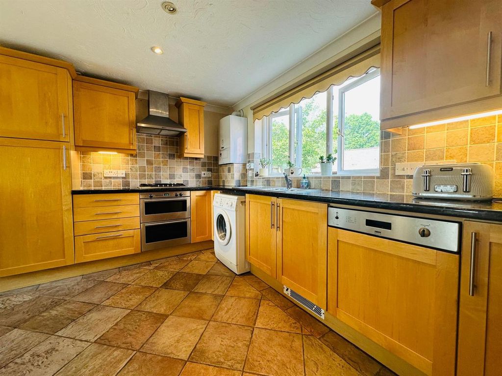 Property photo 3 of 13