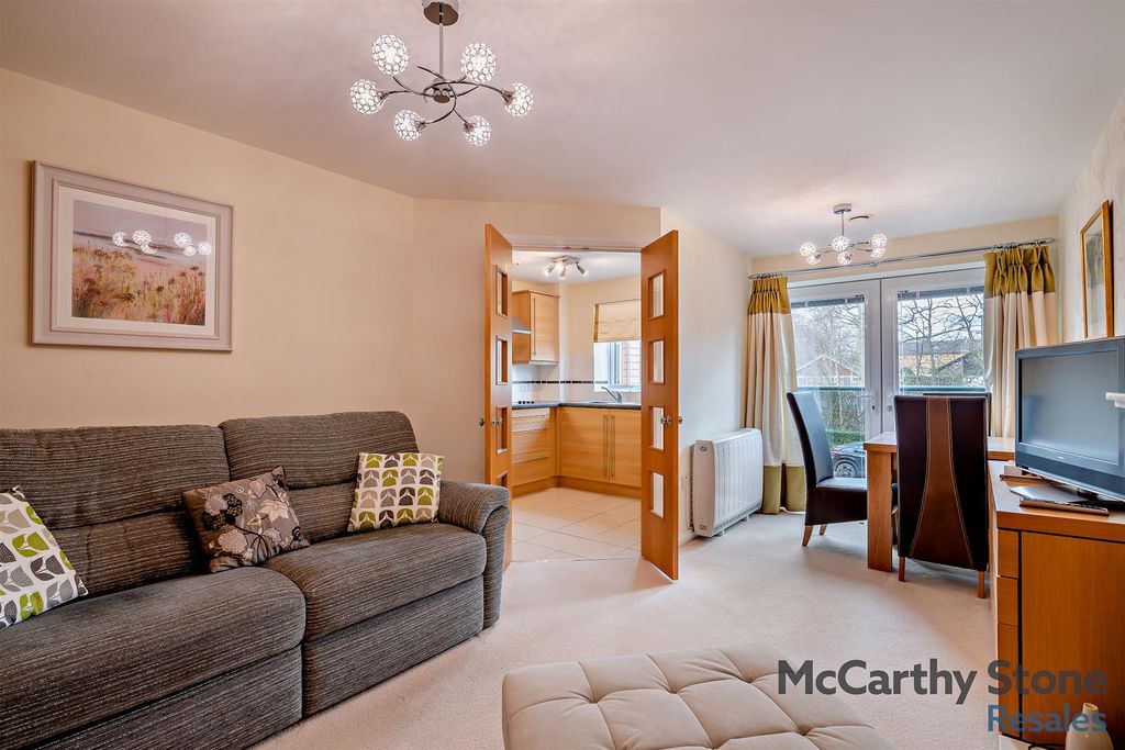 Property photo 2 of 27 8638562-Interior17-800.Jpg