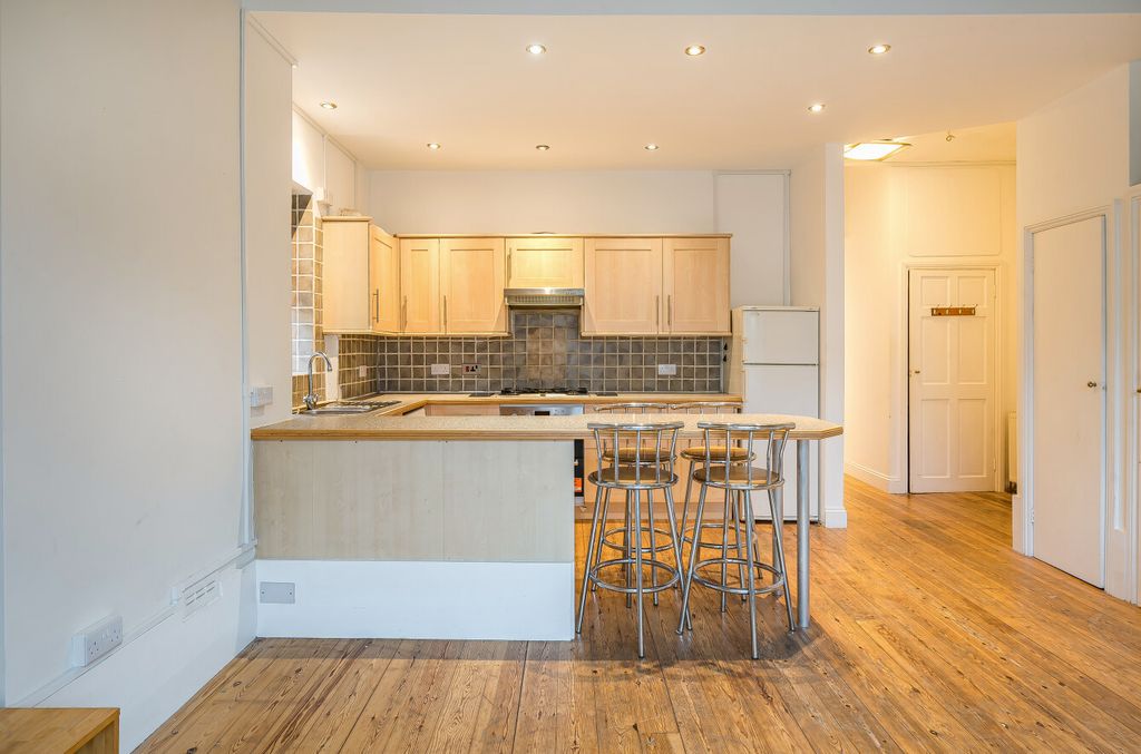 Property photo 3 of 11 1372593-2-68Fa0Ad...