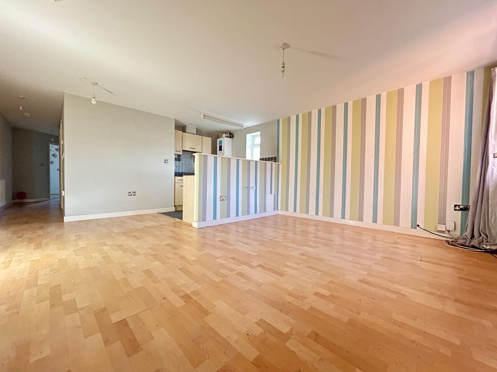 Property photo 3 of 4