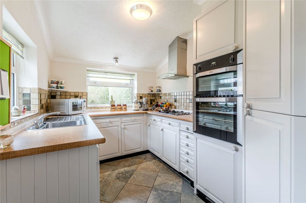 Property photo 2 of 17 Picture No. 06