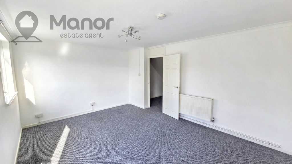 Property photo 3 of 17 Living Room