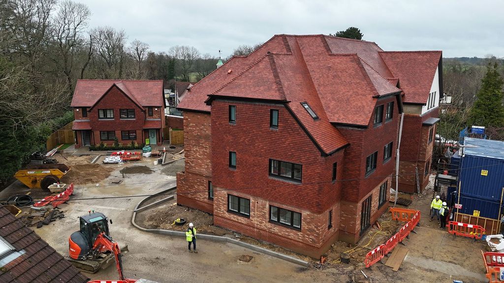 Property photo 2 of 18