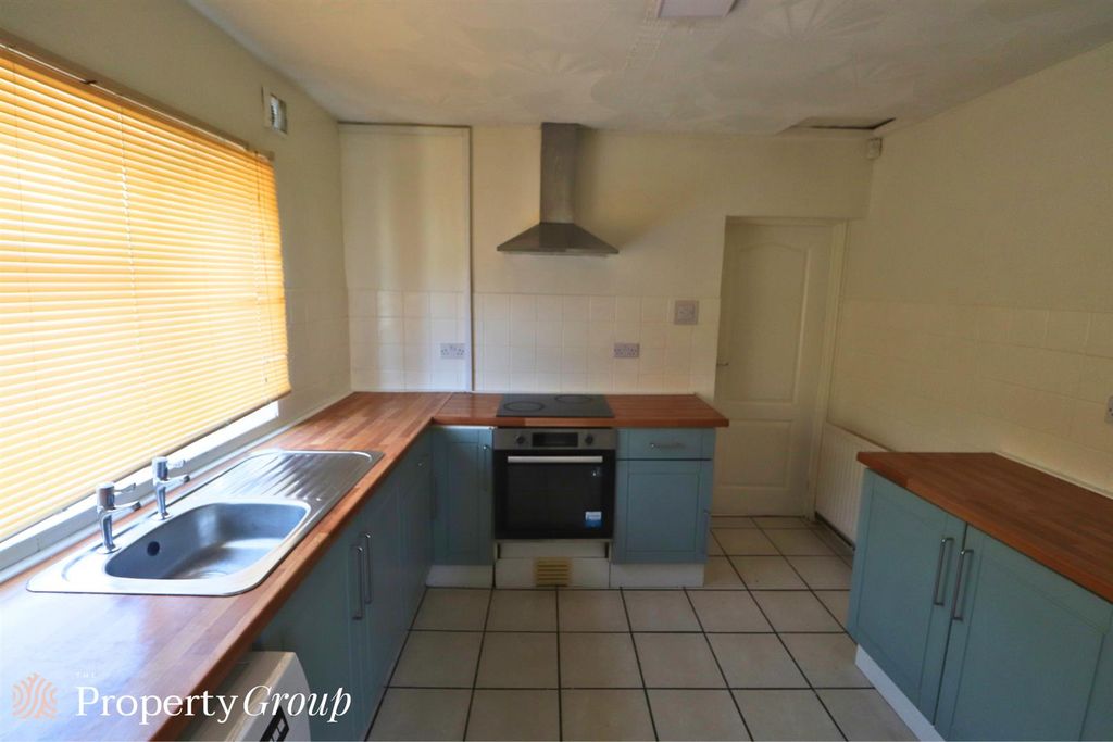 Property photo 2 of 13 Lowther Street 37 (8).Png