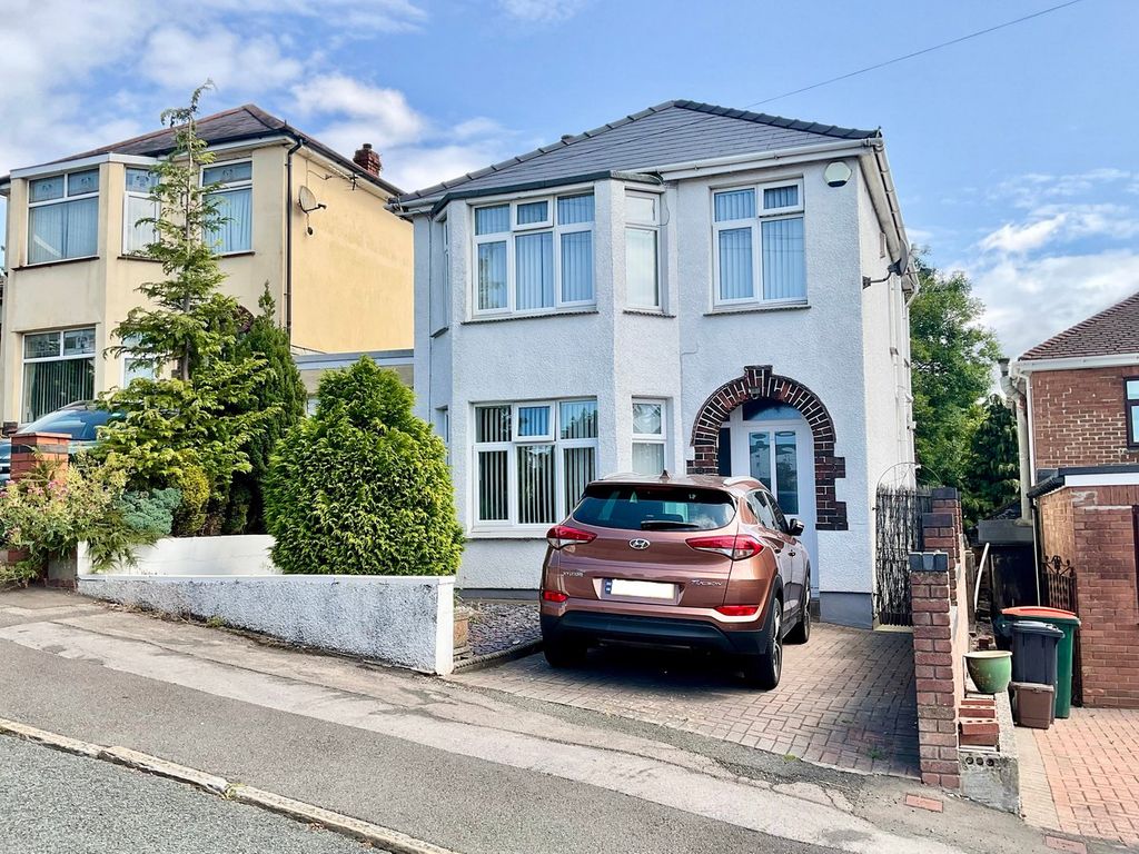 Property photo 1 of 13