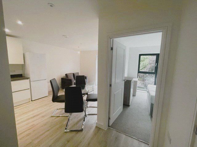 Property photo 3 of 9 Entrance Hall