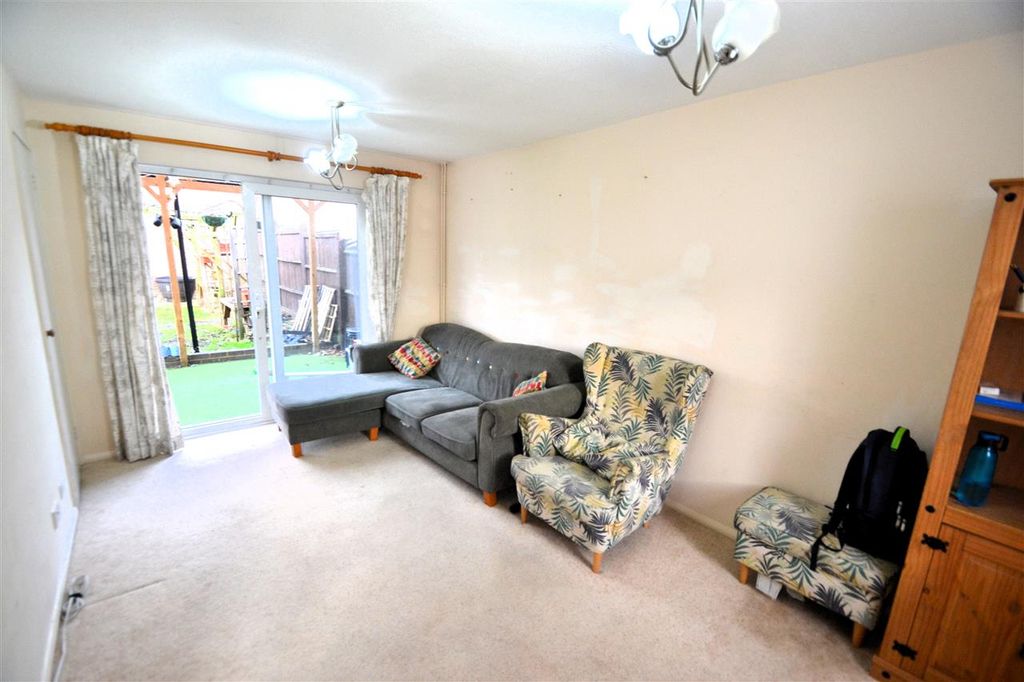 Property photo 2 of 9
