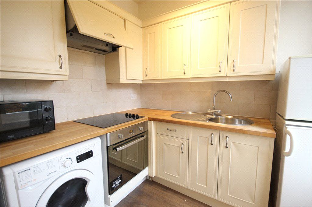 Property photo 3 of 7 Kitchen