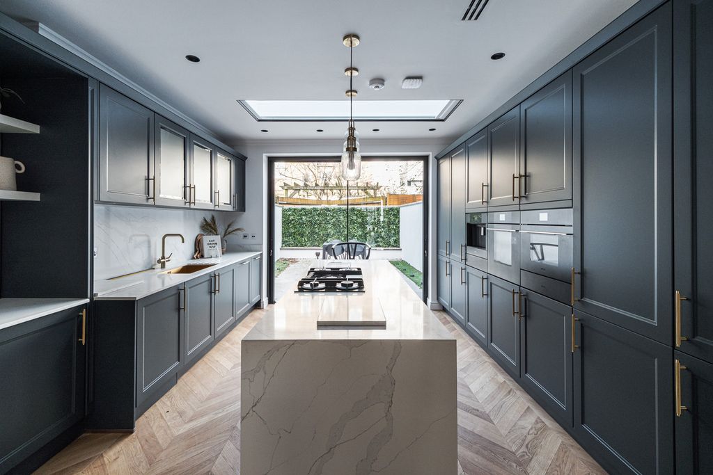 Property photo 1 of 37