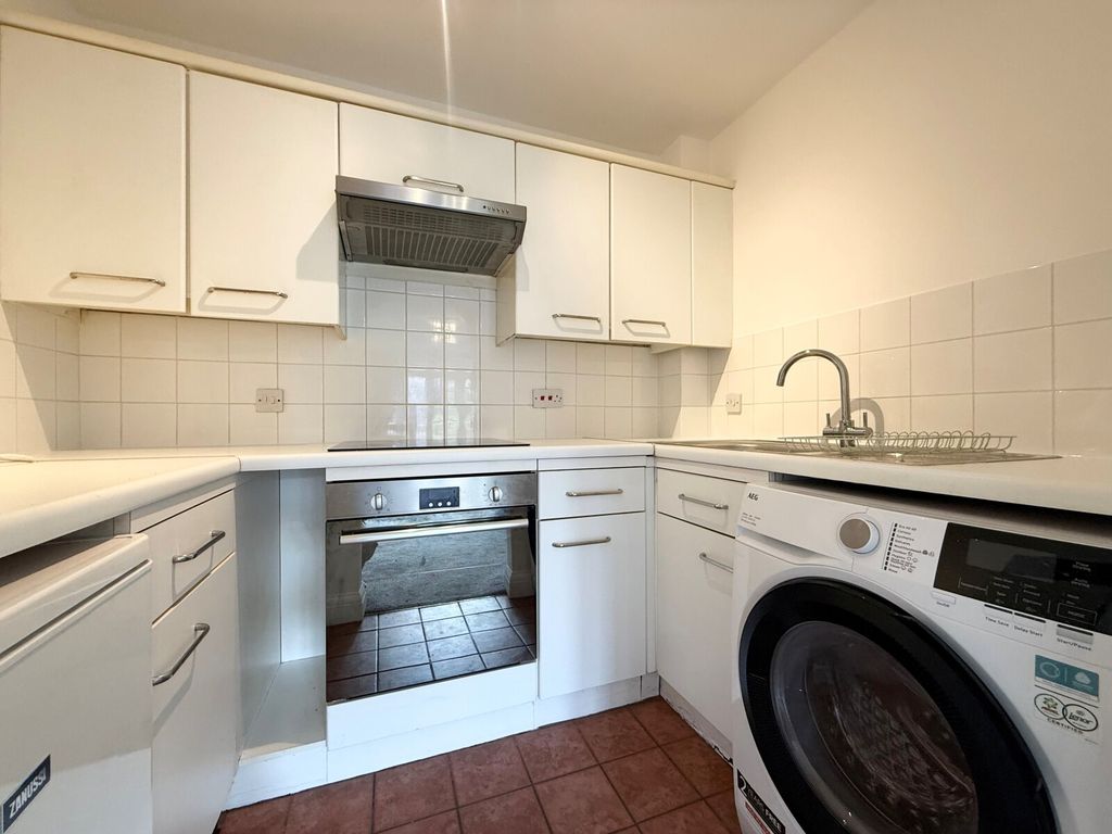 Property photo 2 of 7 Picture No. 17