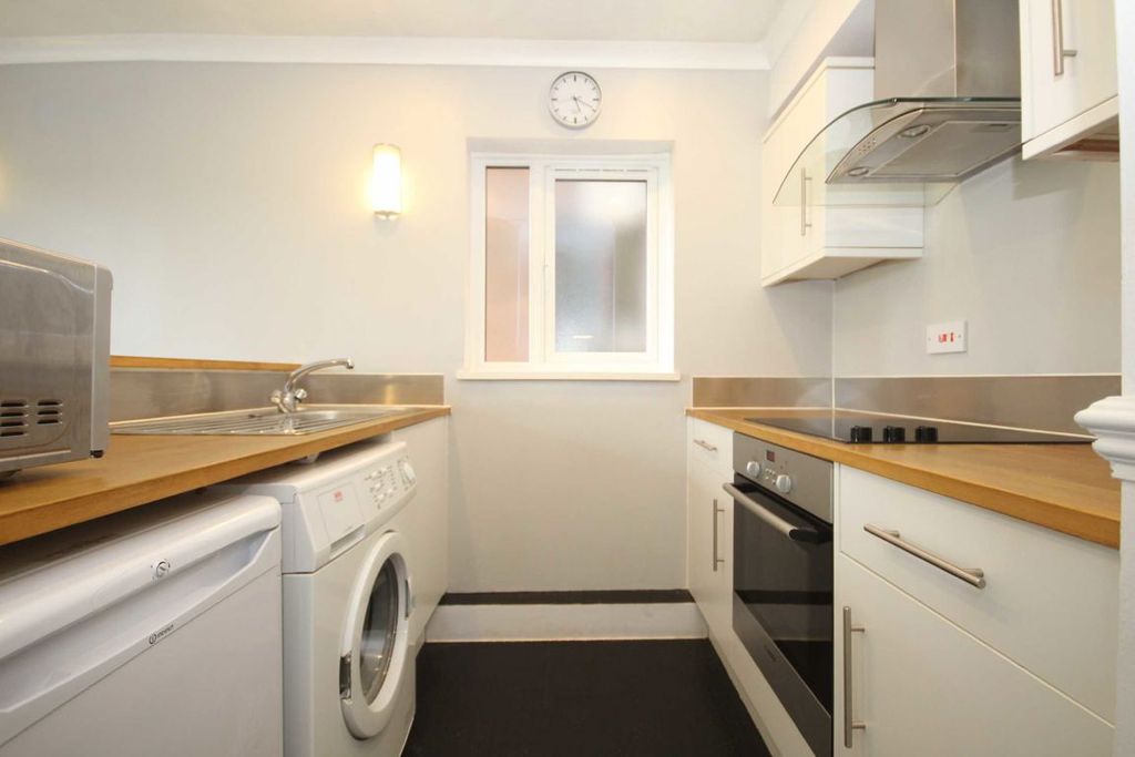 Property photo 3 of 4