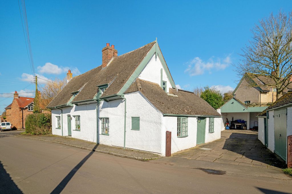 Property photo 3 of 31