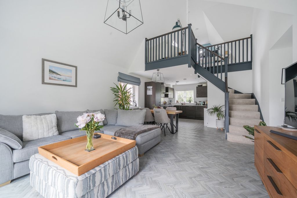Property photo 3 of 16 1296709-17-6839Ad...