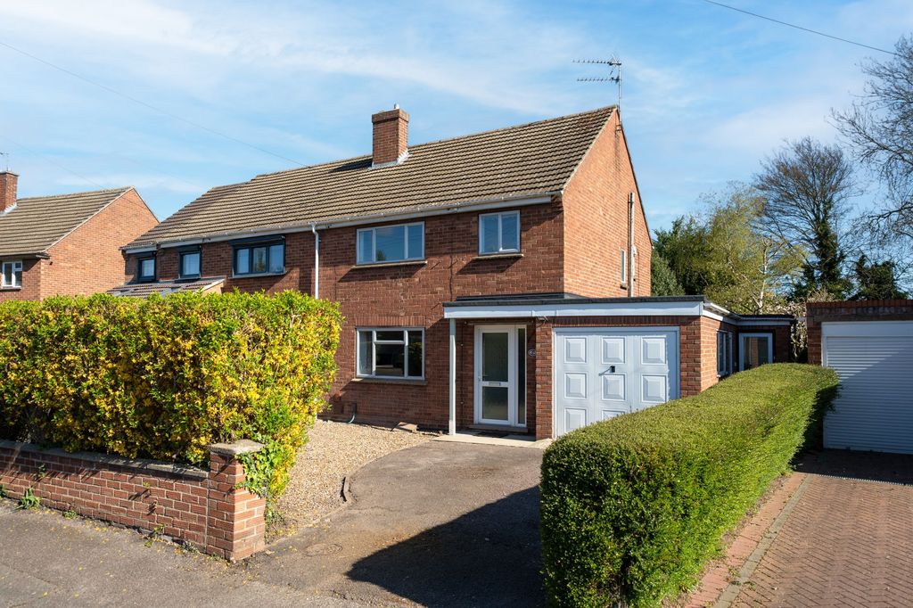 Property photo 1 of 25