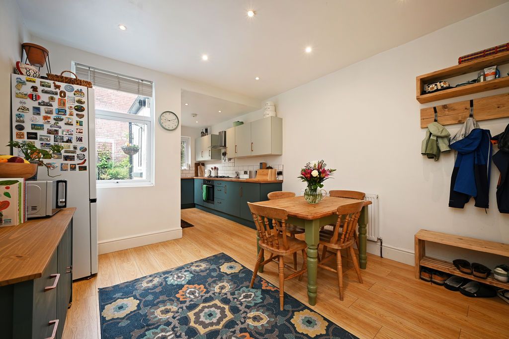 Property photo 3 of 24 Dining Kitchen