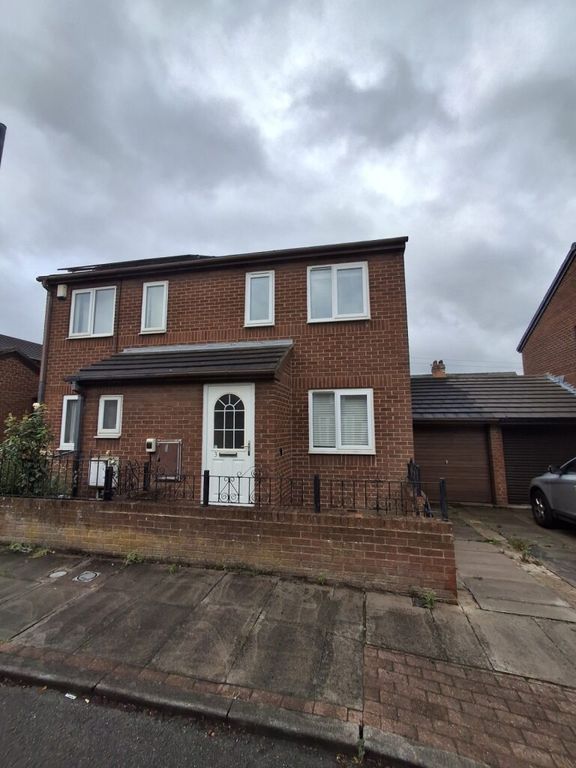 Property photo 1 of 11