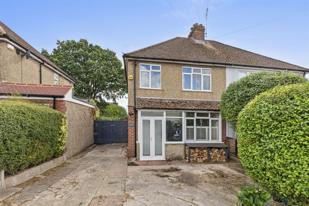 Property photo 1 of 12 School Close-12.Jpg