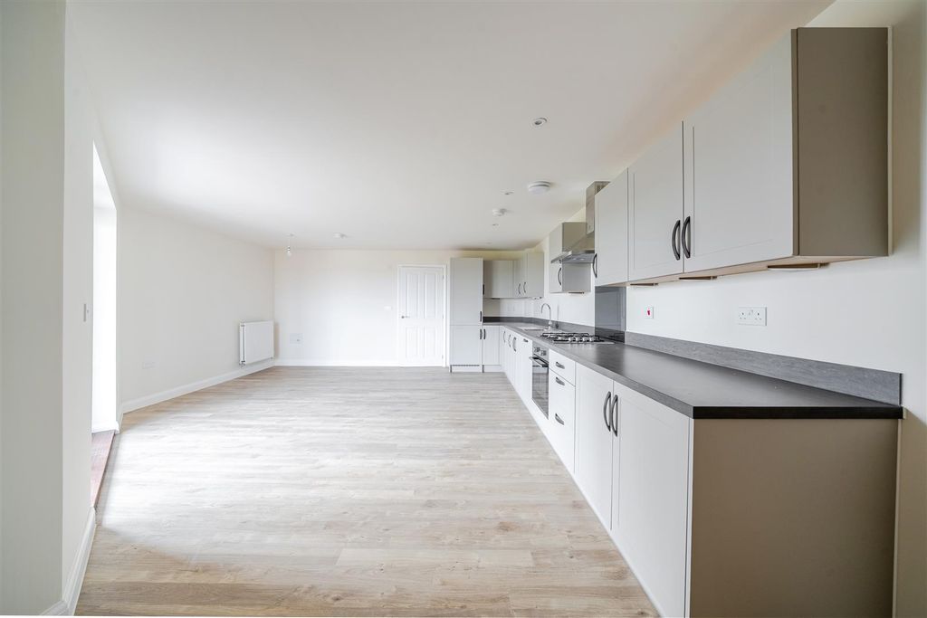 Property photo 3 of 10 1344691-5-68De5F64A1F34 (1).Jpg