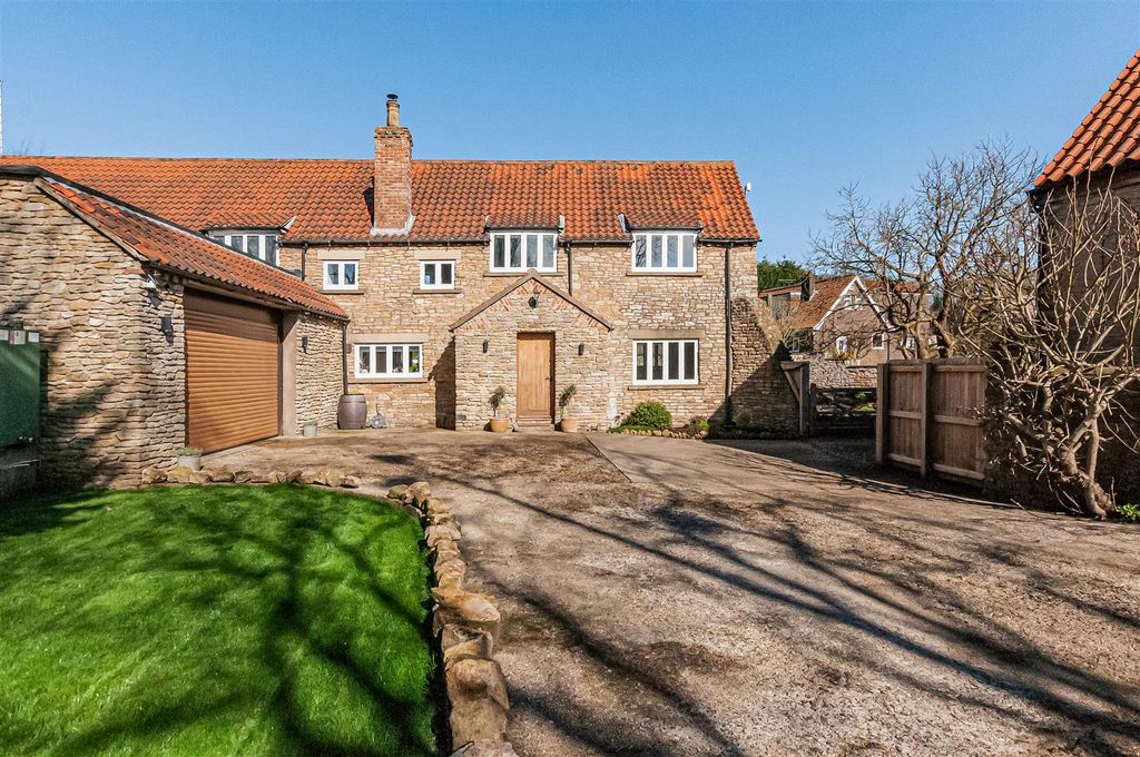 Property photo 2 of 21 The Old Barn -4.Jpg