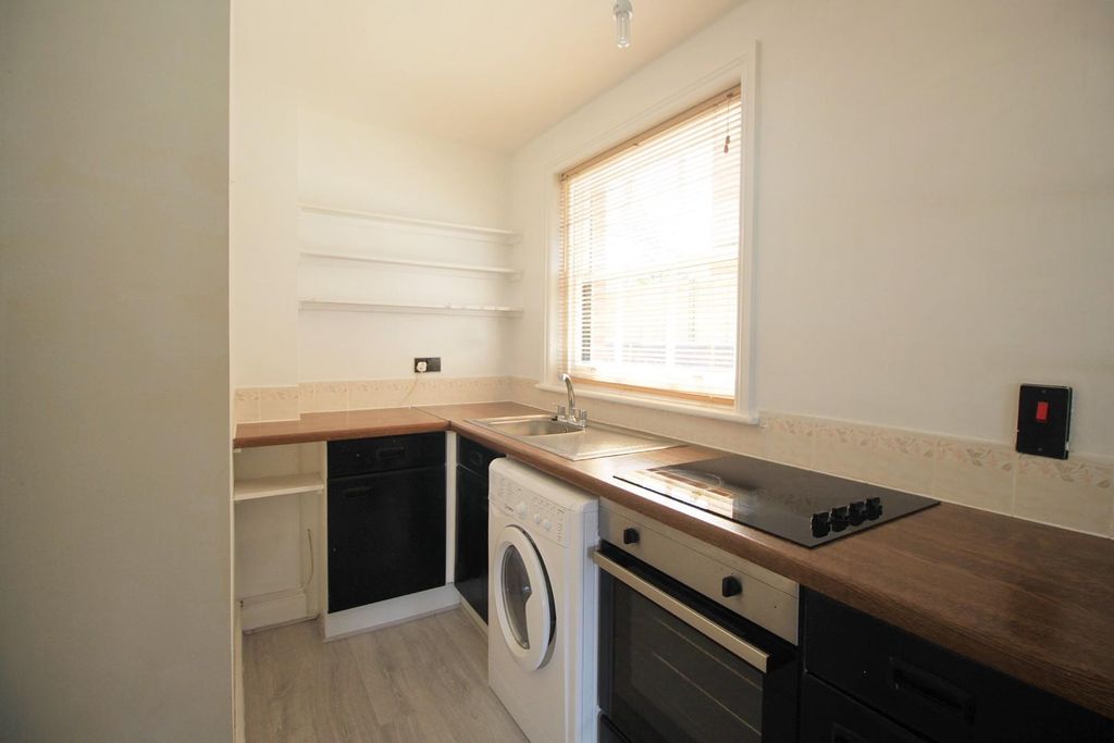Property photo 3 of 5 Kitchen New.Jpg